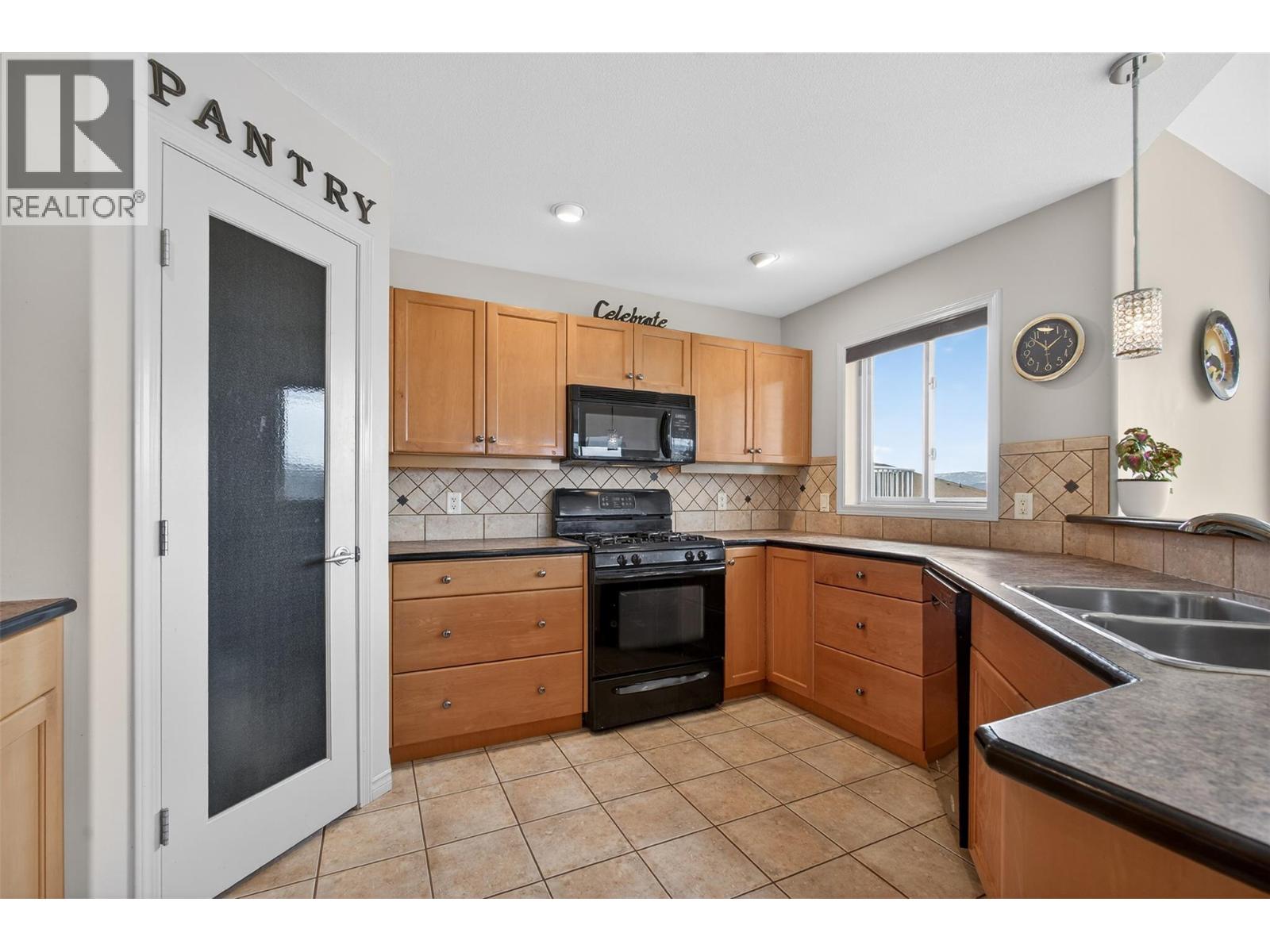 5038 South Ridge Drive, Kelowna