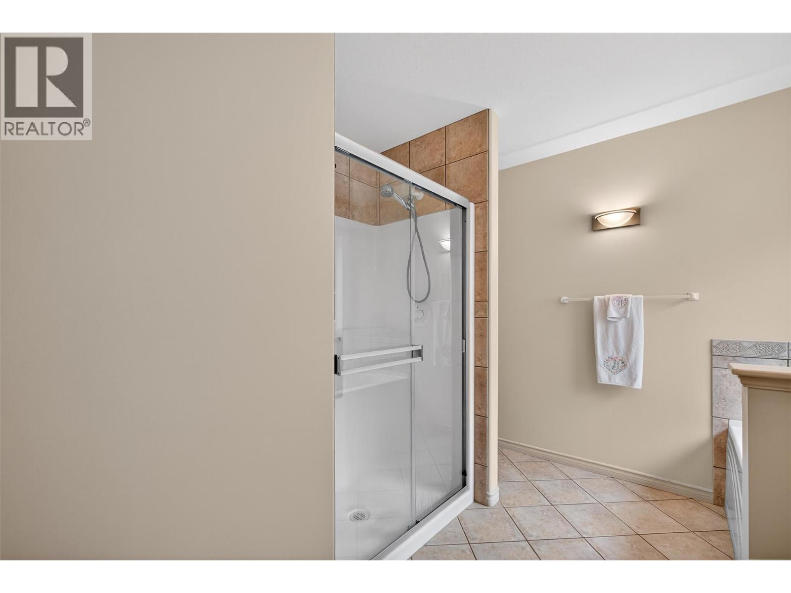 5038 South Ridge Drive, Kelowna