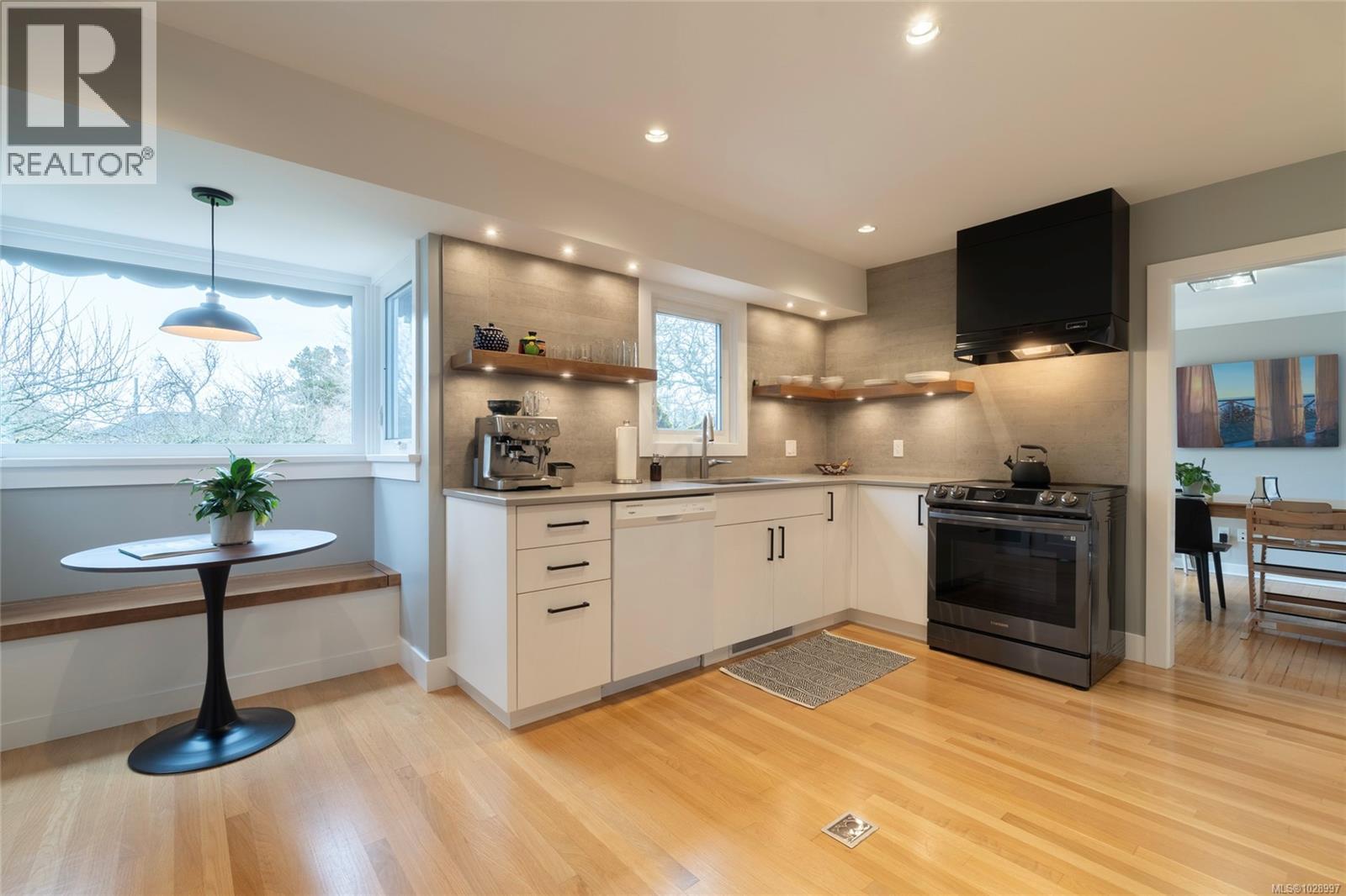  2275 Allenby Street, Oak Bay