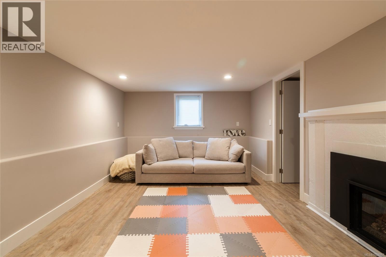  2275 Allenby Street, Oak Bay