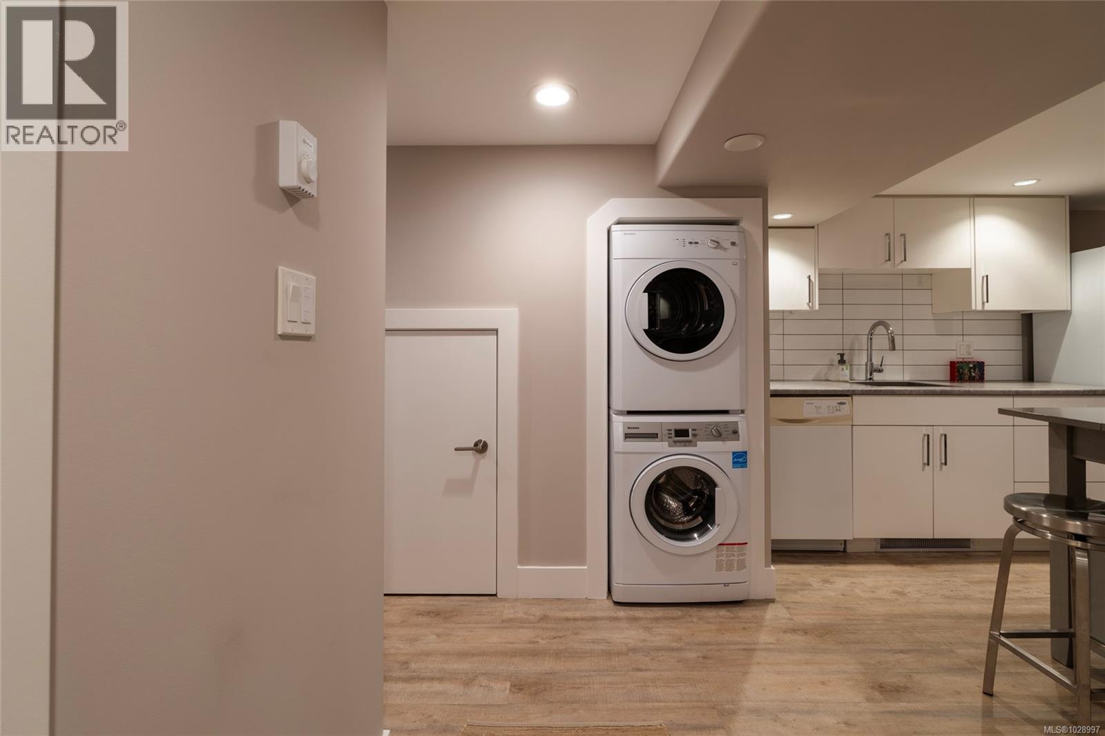  2275 Allenby Street, Oak Bay