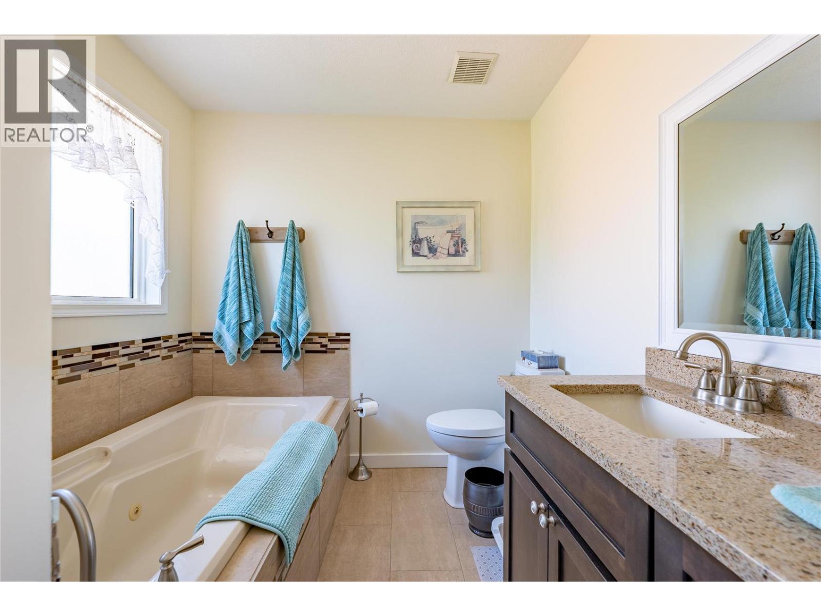 2220 Okanagan Street, Armstrong