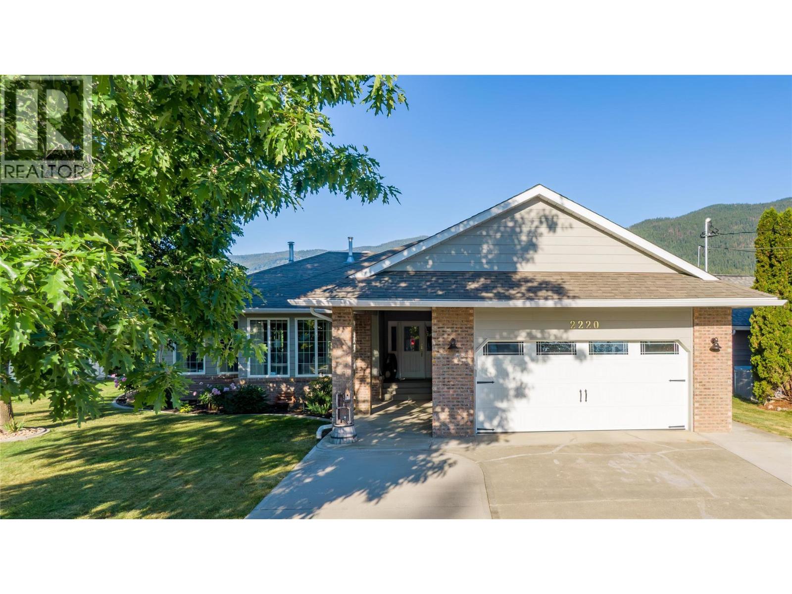 2220 Okanagan Street, Armstrong