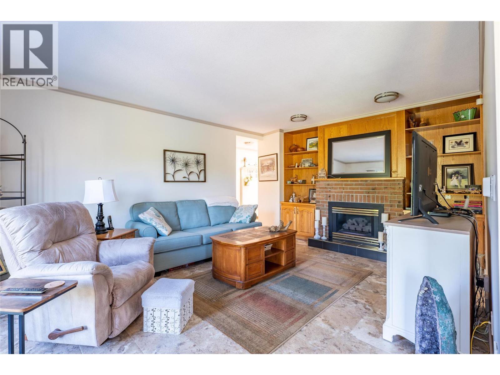 2220 Okanagan Street, Armstrong