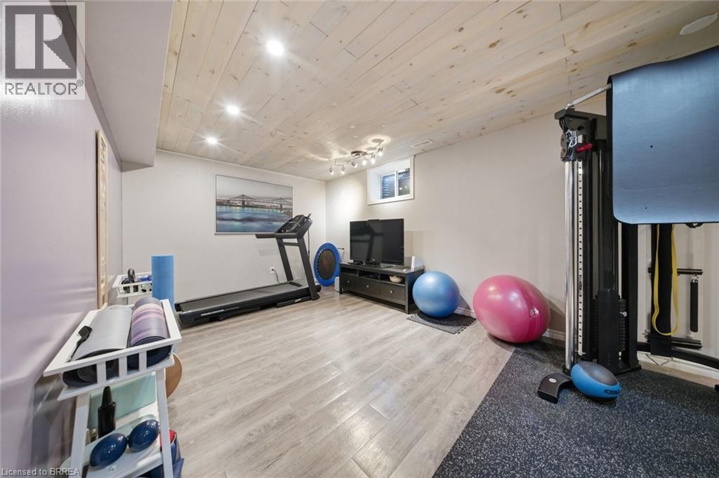 40 MISSION Road - 27