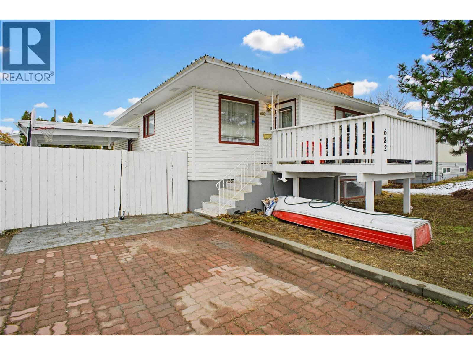 682 Alberni Avenue - 2