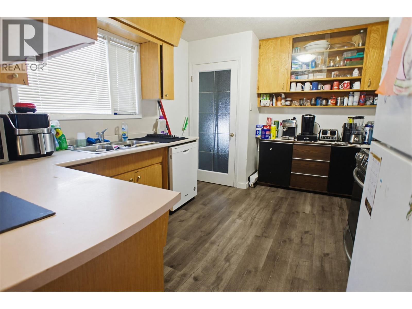682 Alberni Avenue - 3