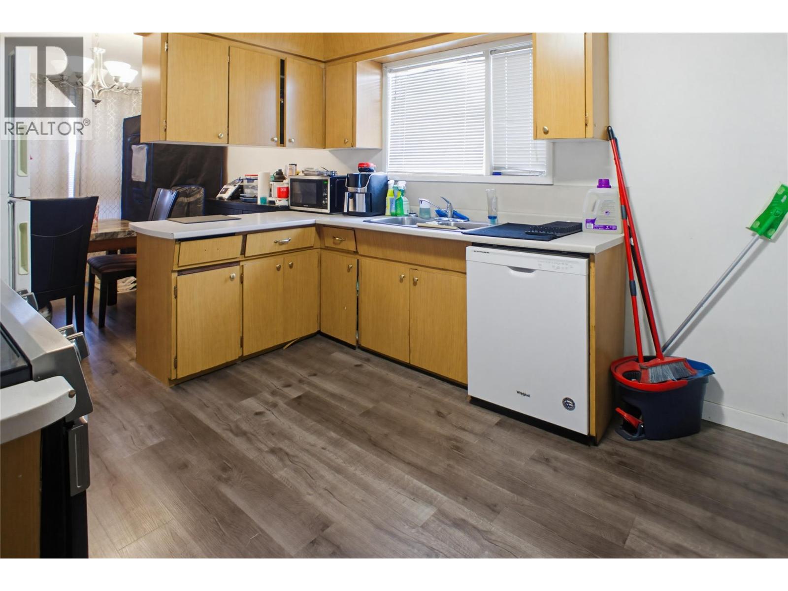 682 Alberni Avenue - 4
