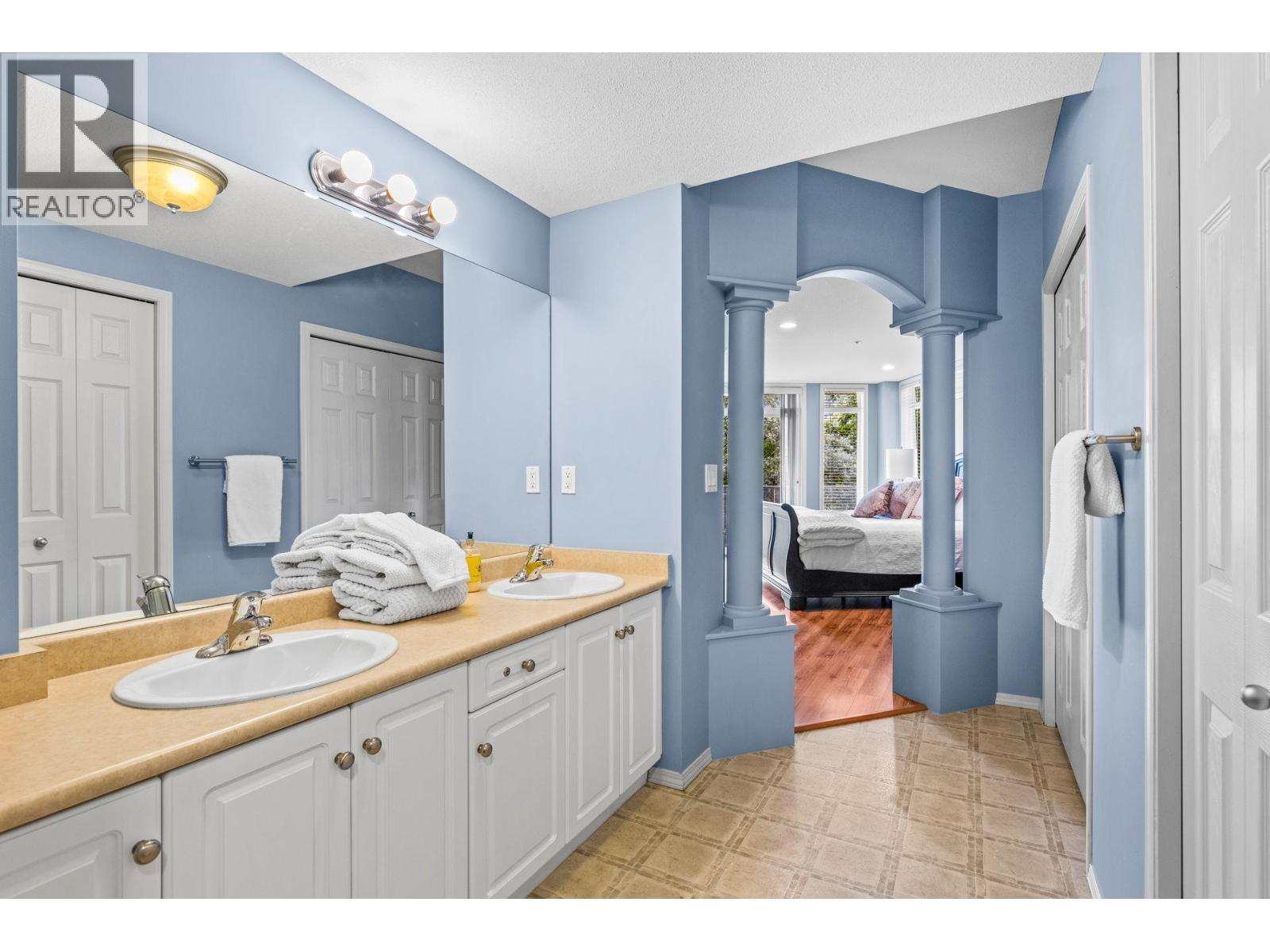 1088 Sunset Drive Unit# 208, Kelowna