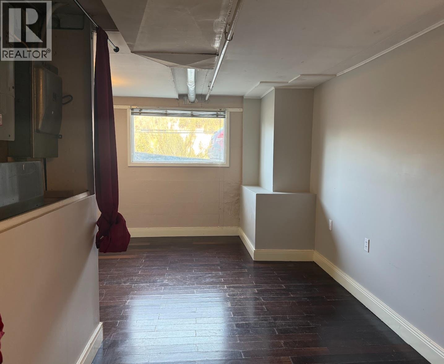  954 Glover Road, Trail