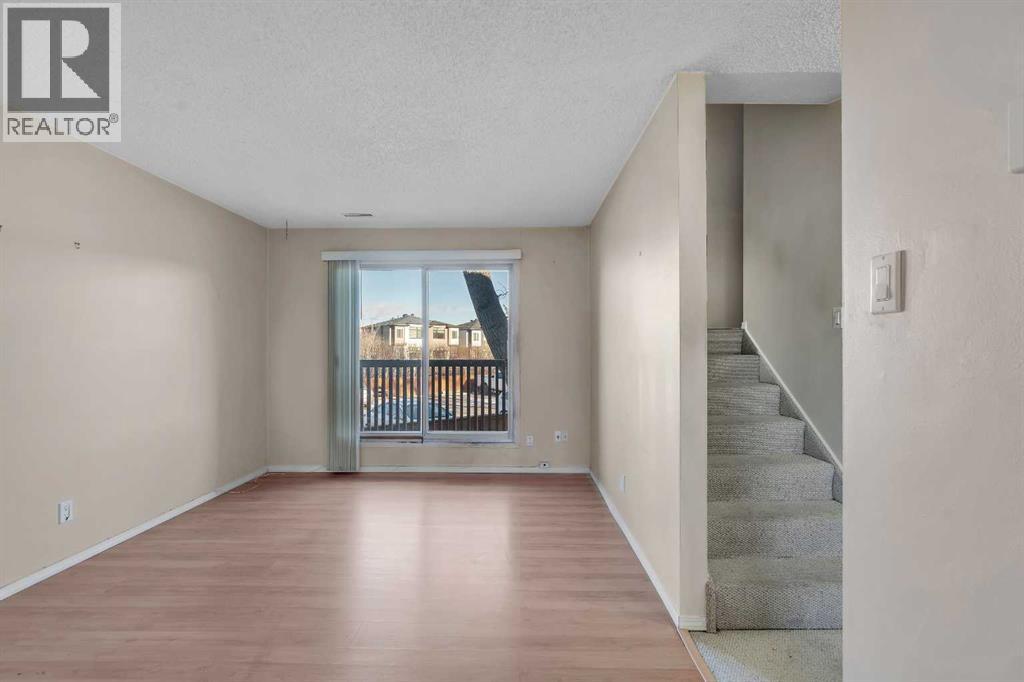 Single Family House for Sale in    Avenue NW Bowness Calgary 