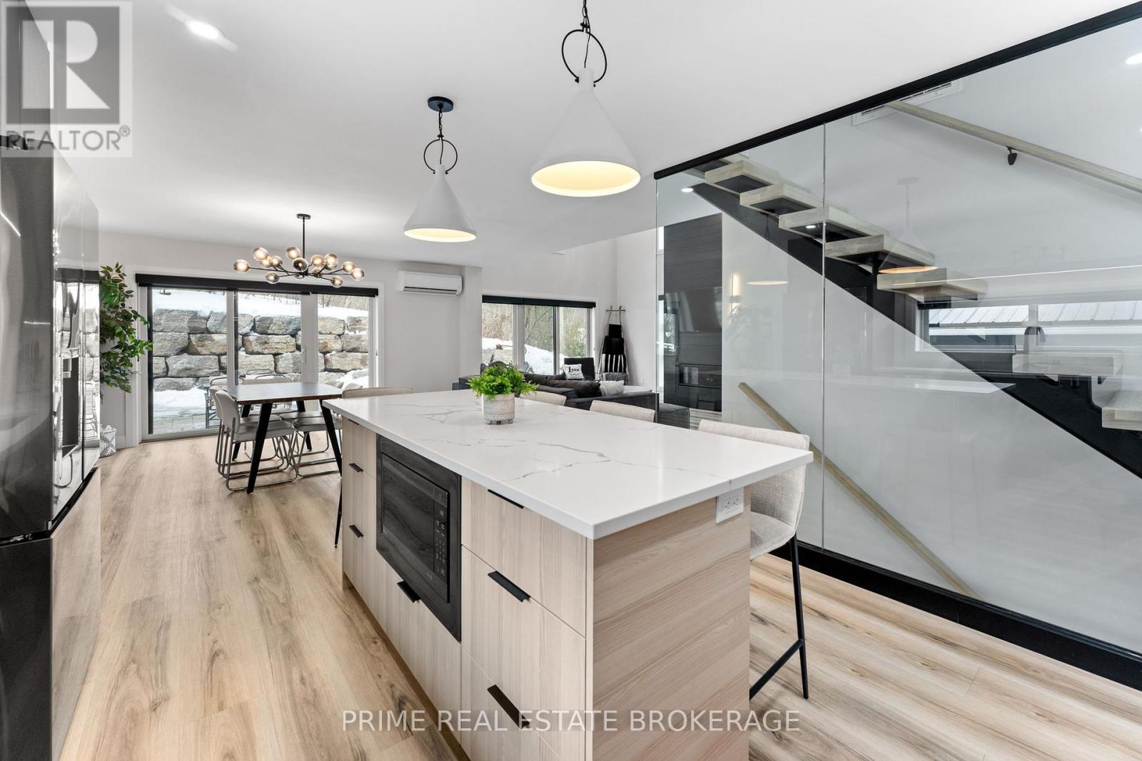 35 WALKER STREET - 12