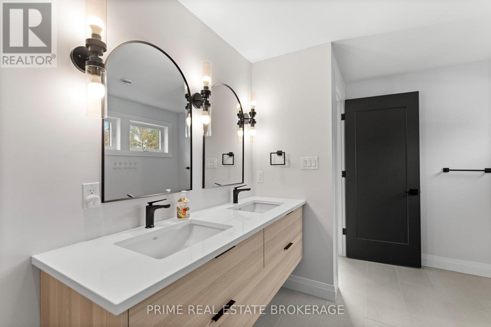 35 WALKER STREET - 23