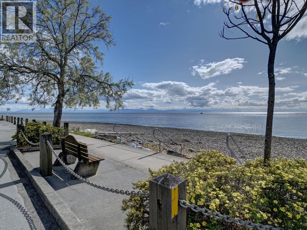 360 5160 DAVIS BAY ROAD, Sechelt