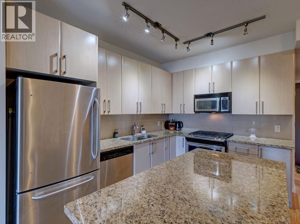 360 5160 DAVIS BAY ROAD, Sechelt