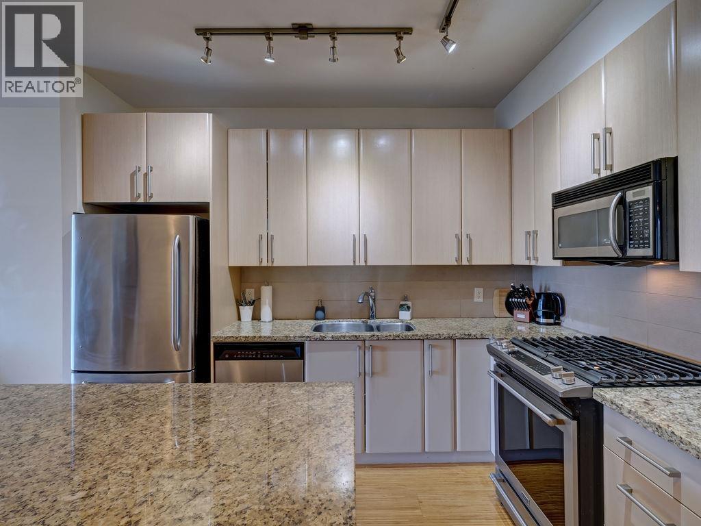 360 5160 DAVIS BAY ROAD, Sechelt