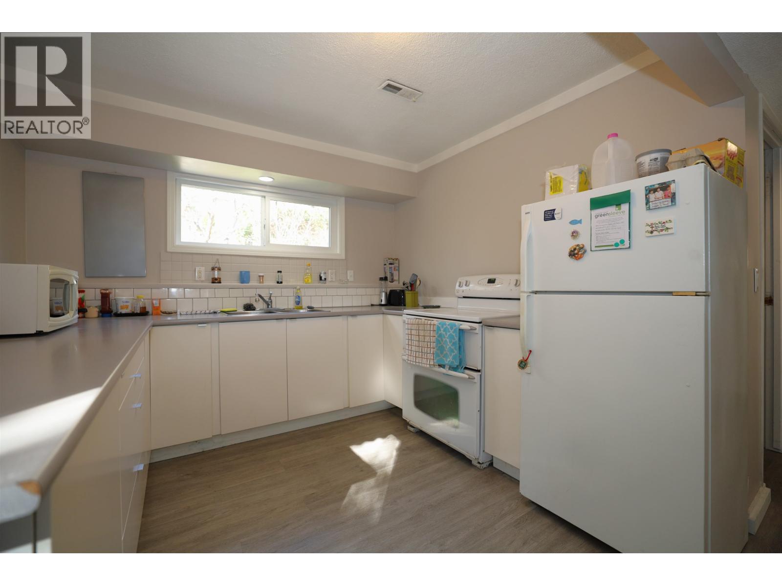 682 CRUCIL ROAD, Gibsons