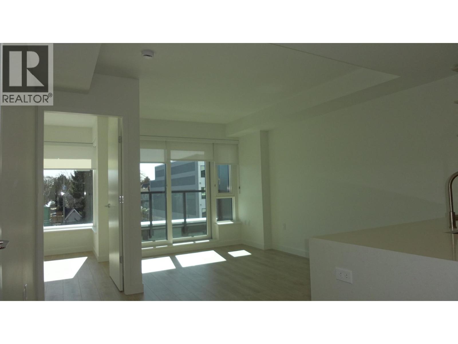 300 1981 MACDONALD Street - photo 2