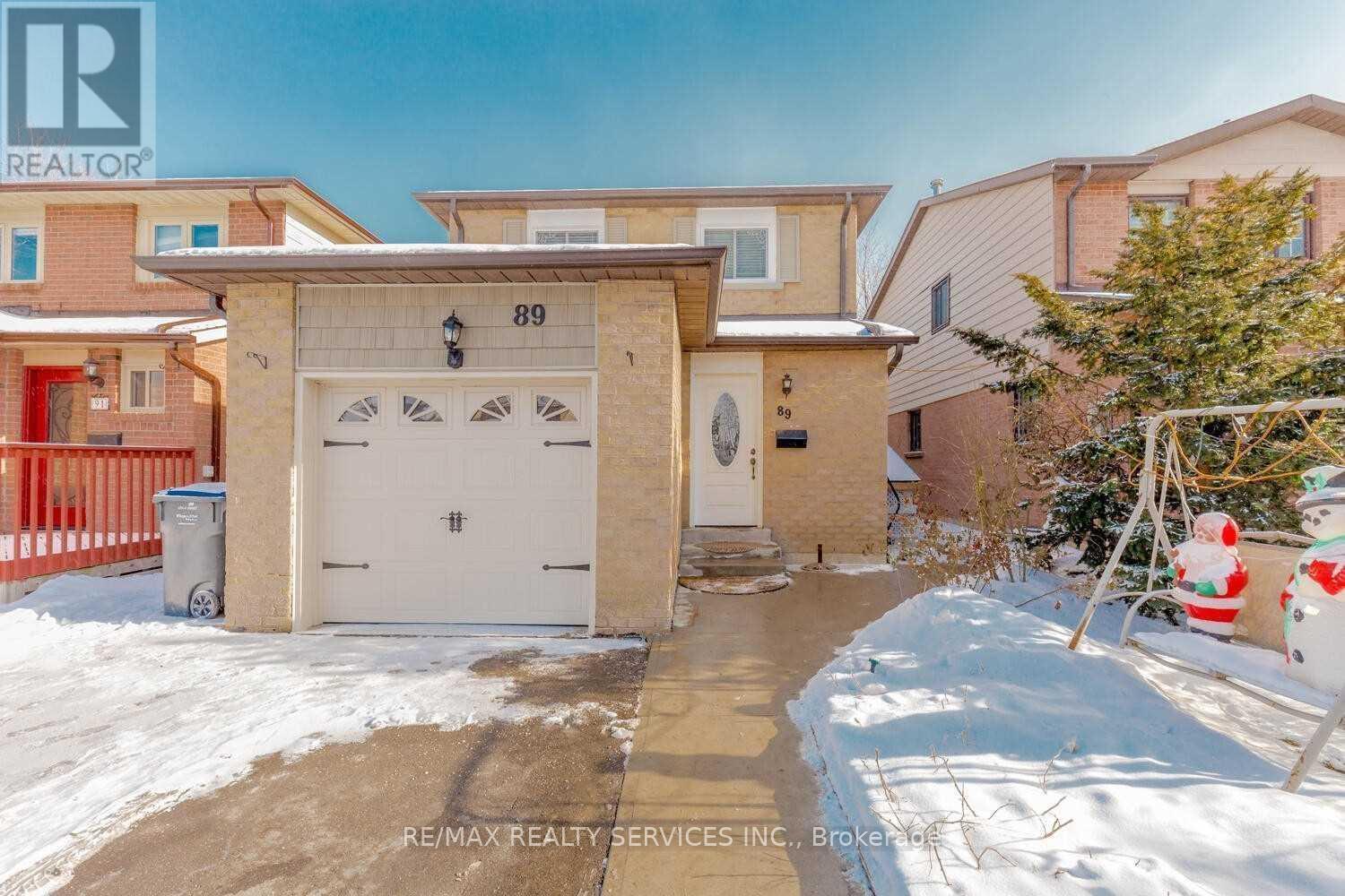 **UPPER** - 89 MARTINDALE CRESCENT