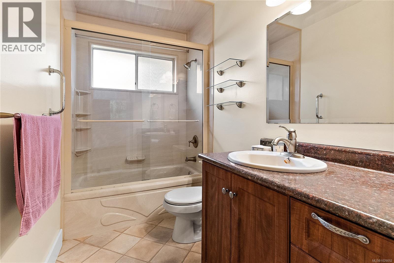 2009 STELLY'S CROSS RD - 14