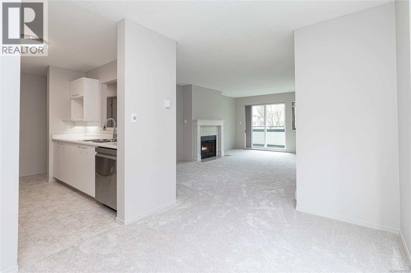 201 1270 Johnson St, Victoria