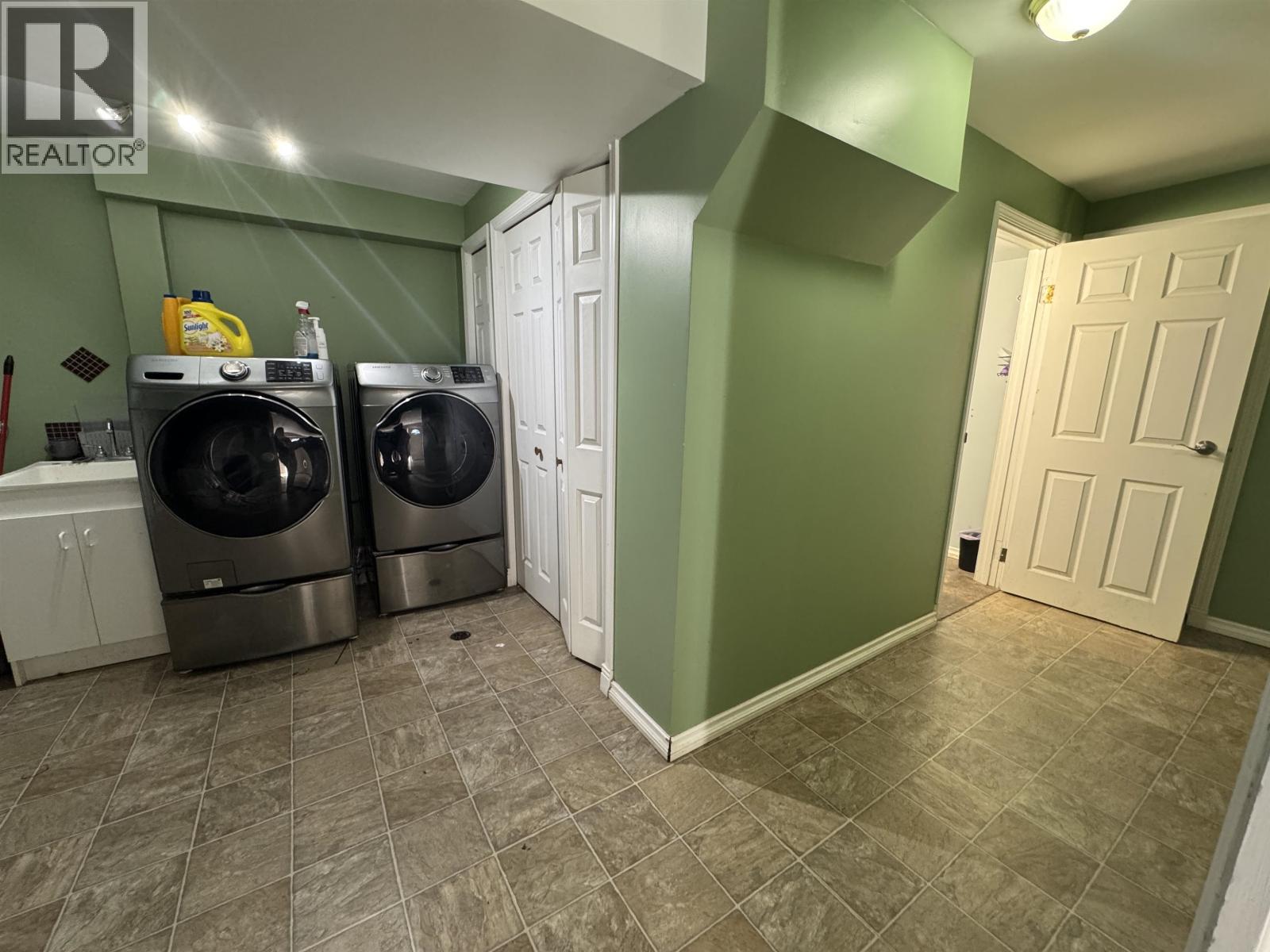 1235 CLARKE AVENUE - 18