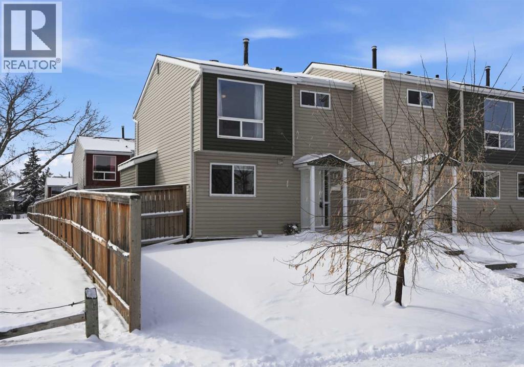 Single Family House for Sale in   Pensacola Crescent SE Penbrooke Meadows Calgary 