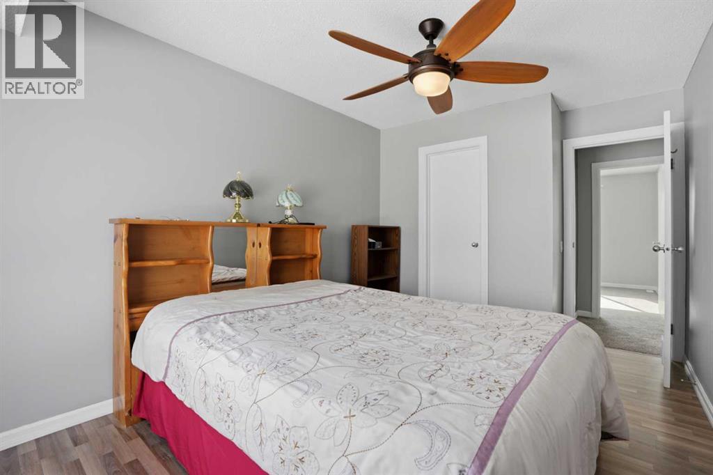 Single Family House for Sale in   Pensacola Crescent SE Penbrooke Meadows Calgary 