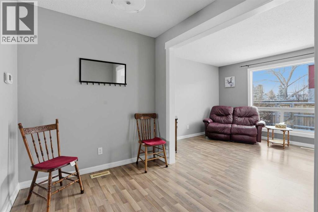 Single Family House for Sale in   Pensacola Crescent SE Penbrooke Meadows Calgary 