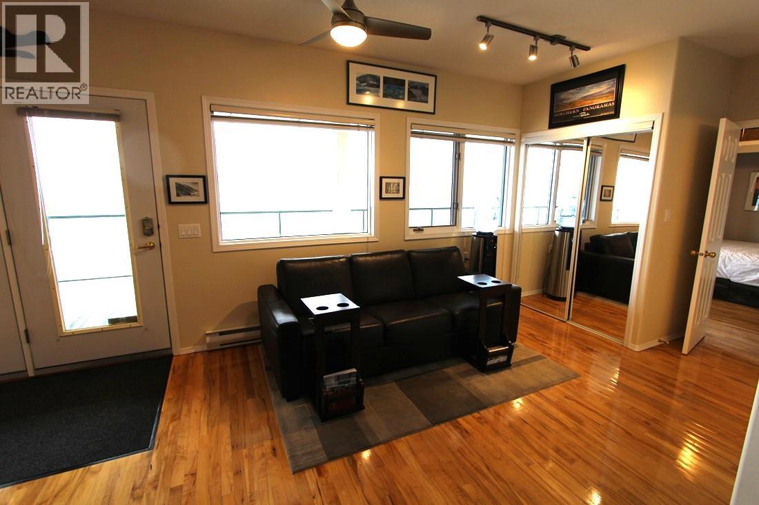 3935 Eagle Bay Road Unit# 1B, Eagle Bay