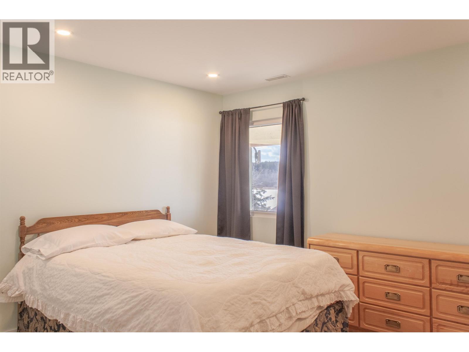 4116 MCKINLEY DRIVE, Lac La Hache