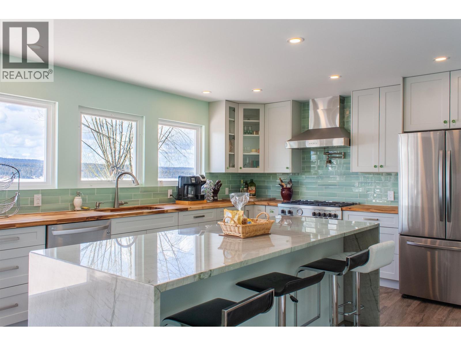 4116 MCKINLEY DRIVE, Lac La Hache