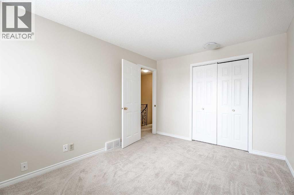 Single Family House for Sale in    Avenue SE Penbrooke Meadows Calgary 