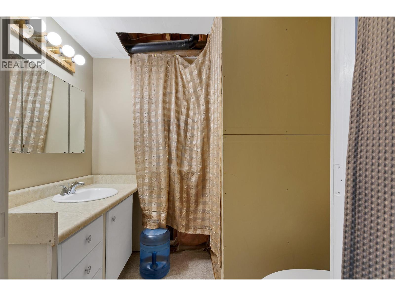 7171 Dixon Dam Road Unit# 18, Vernon