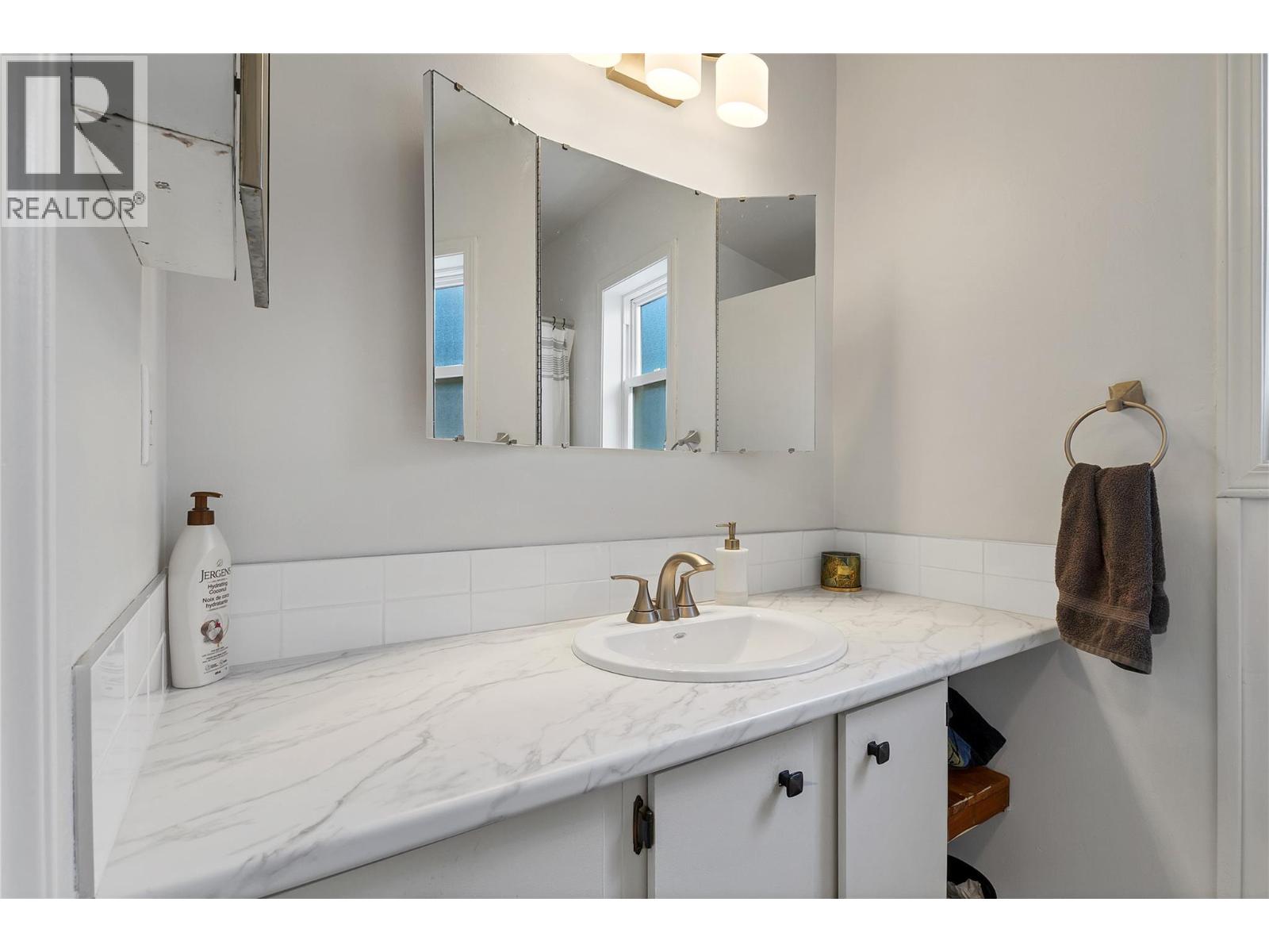 7171 Dixon Dam Road Unit# 18, Vernon