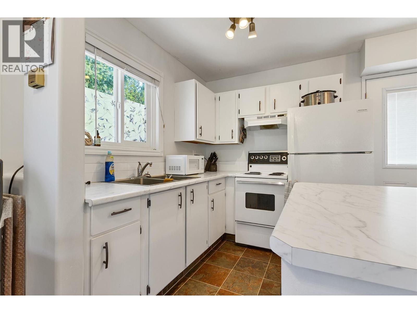 7171 Dixon Dam Road Unit# 18, Vernon