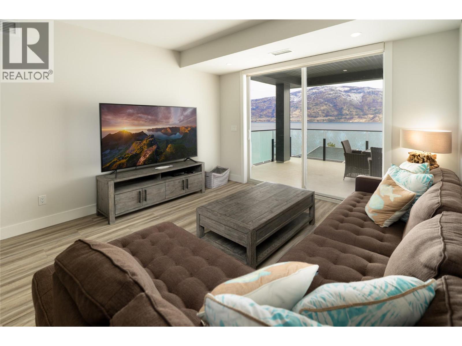 #312 3475 Granite Close - 4