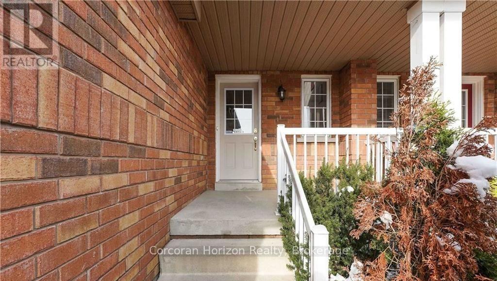 99 STONEMOUNT CRESCENT