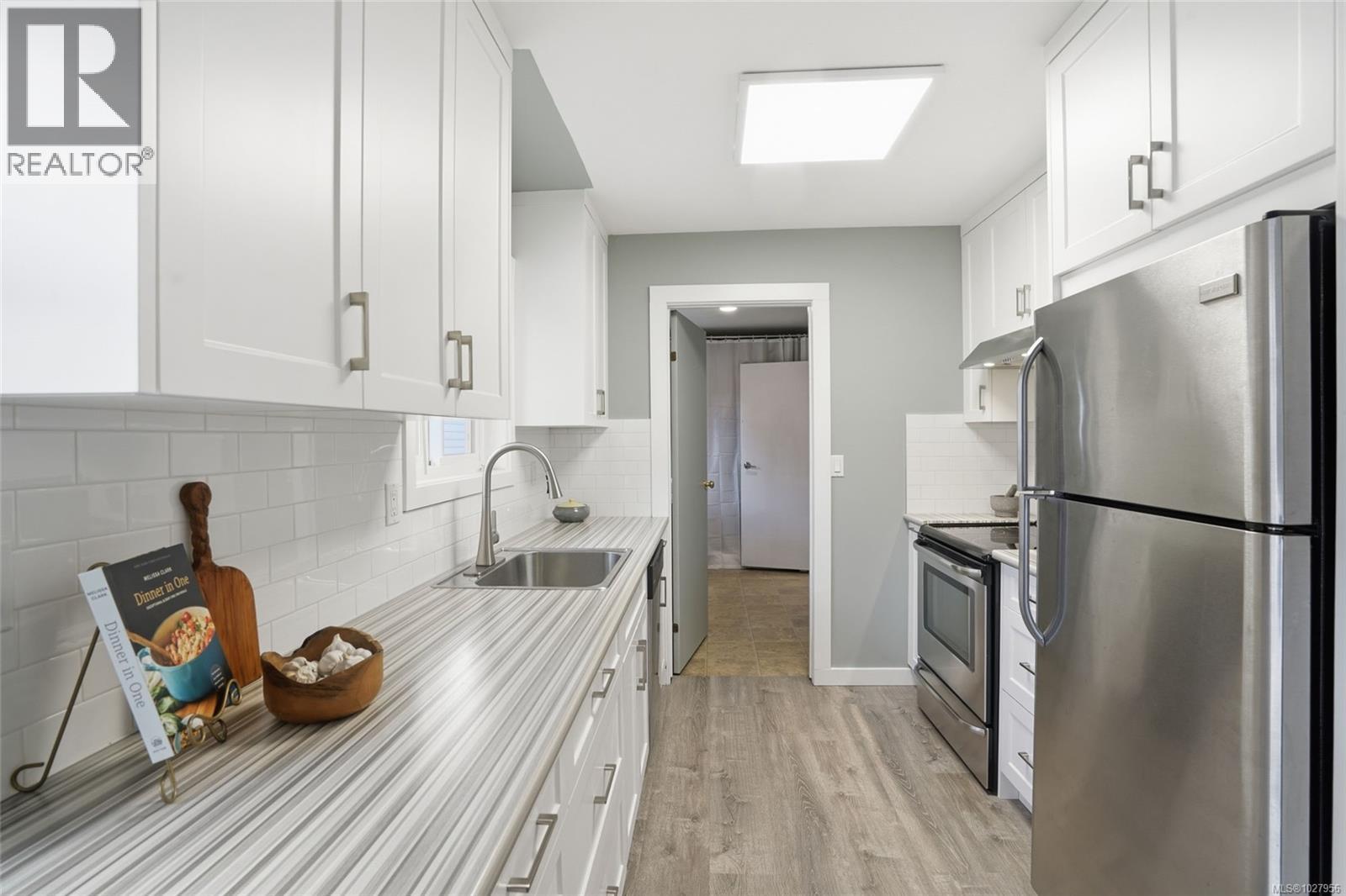 668 FOSTER DR - Image 3