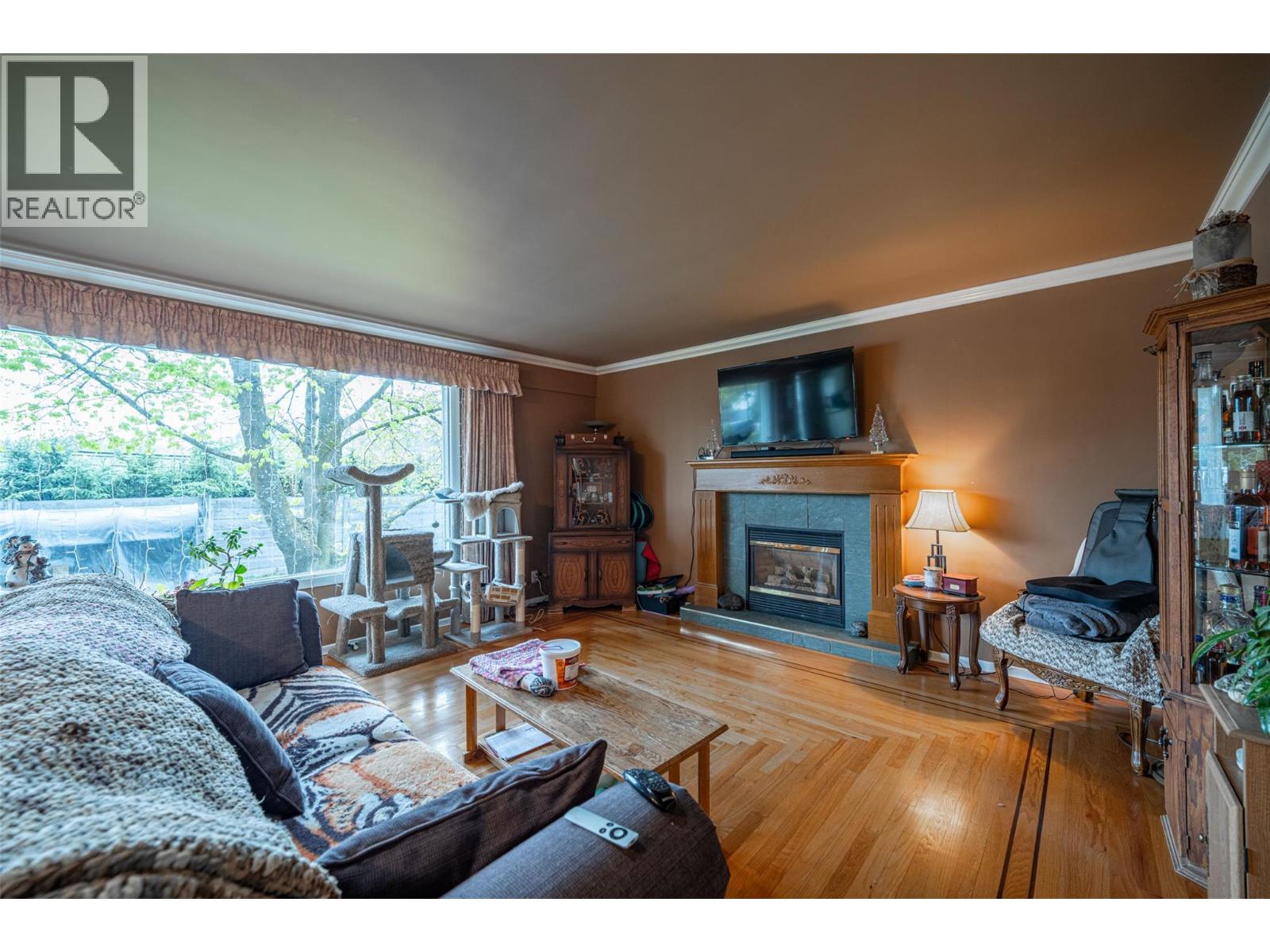  10003 6 Highway, Vernon