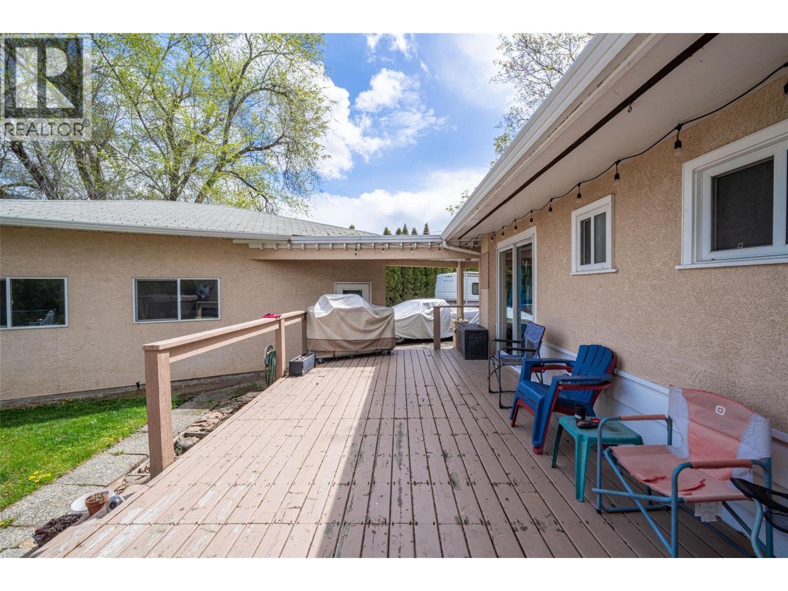  10003 6 Highway, Vernon