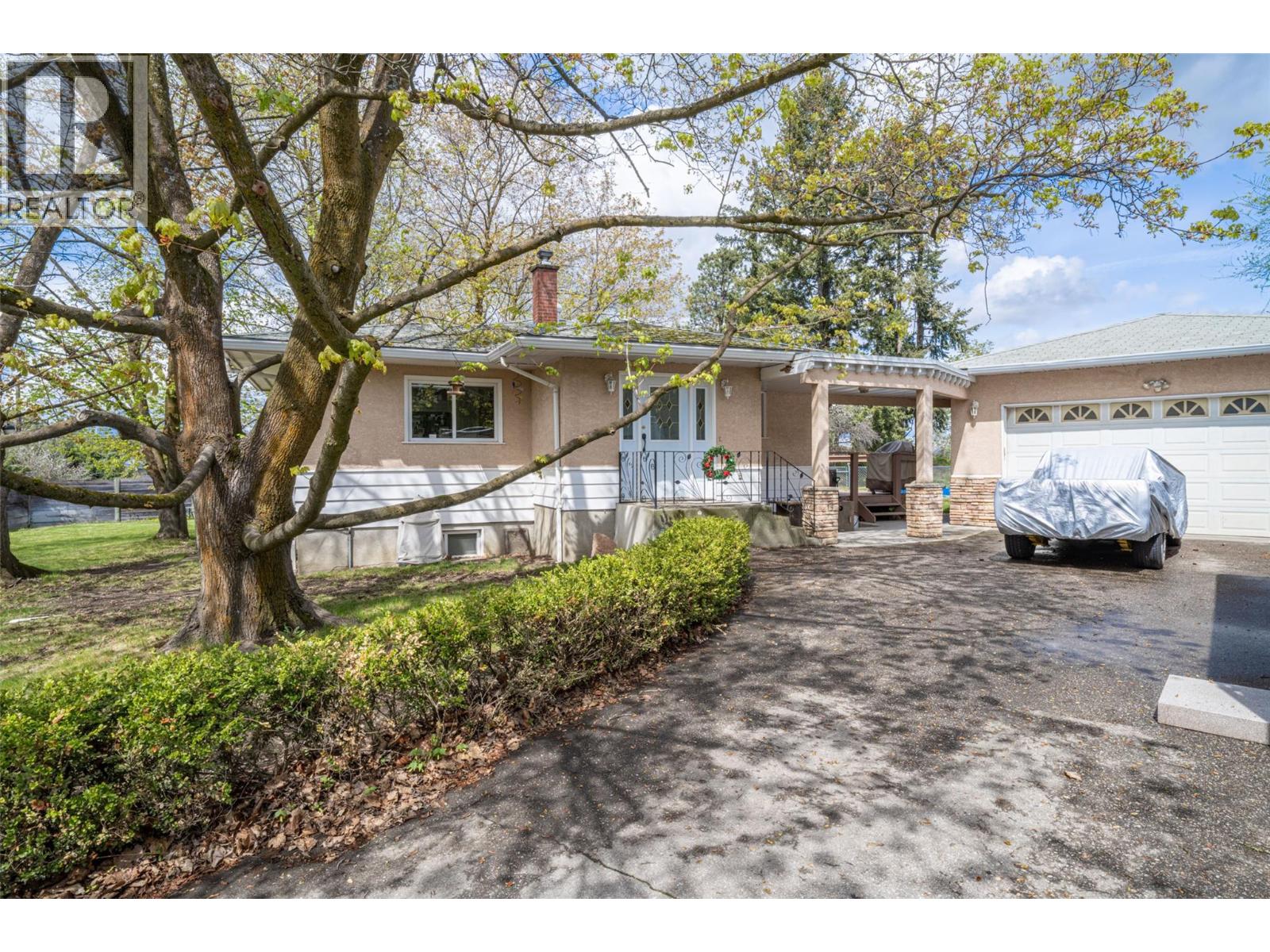  10003 6 Highway, Vernon