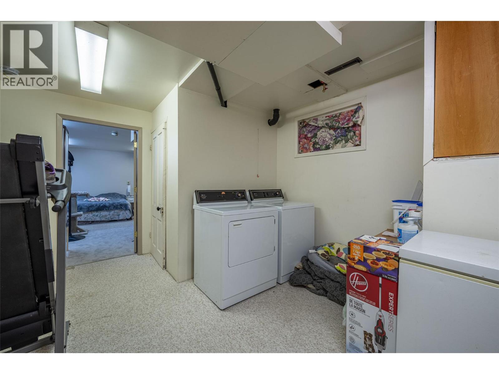  10003 6 Highway, Vernon