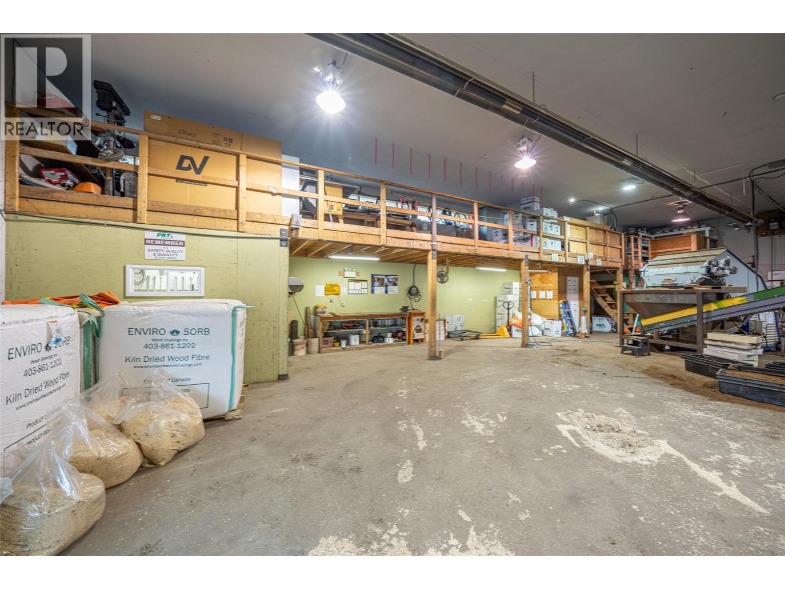  10003 6 Highway, Vernon