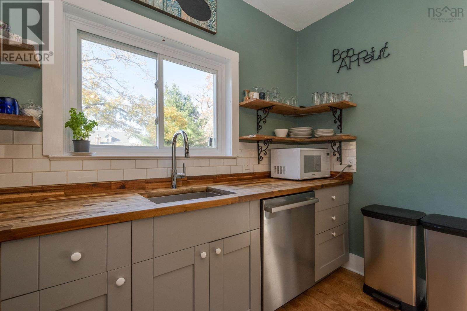 Property 10 of 49 of 17 Avon Street