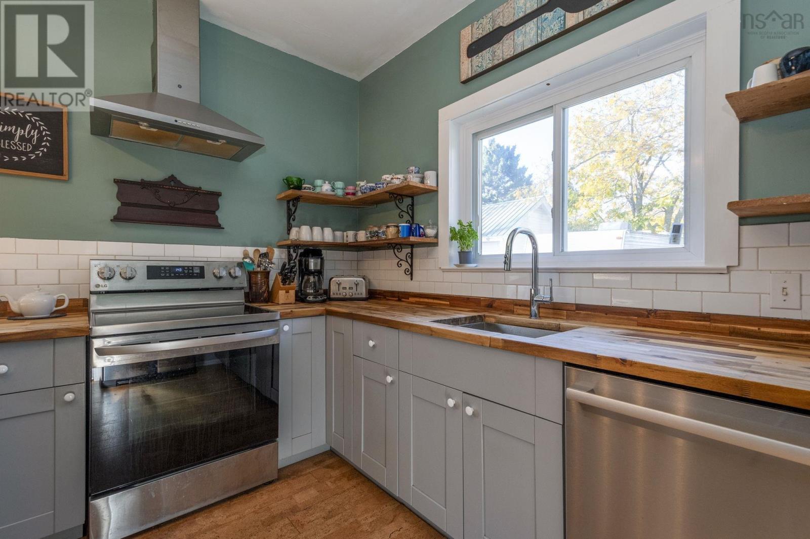 Property 9 of 49 of 17 Avon Street