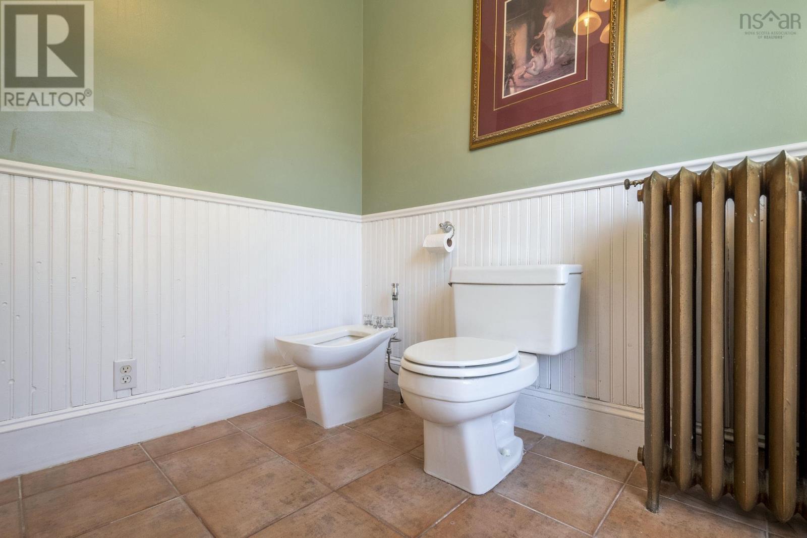 Property 33 of 49 of 17 Avon Street