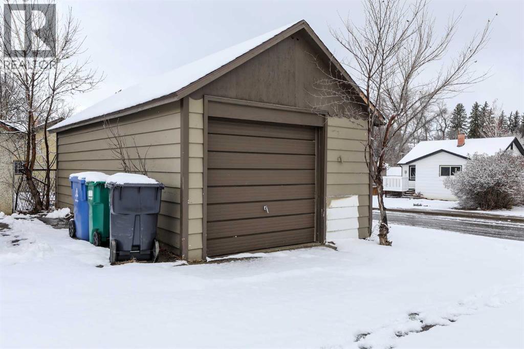 Single Family House Bungalow for Sale in   Street S Victoria Park Lethbridge 