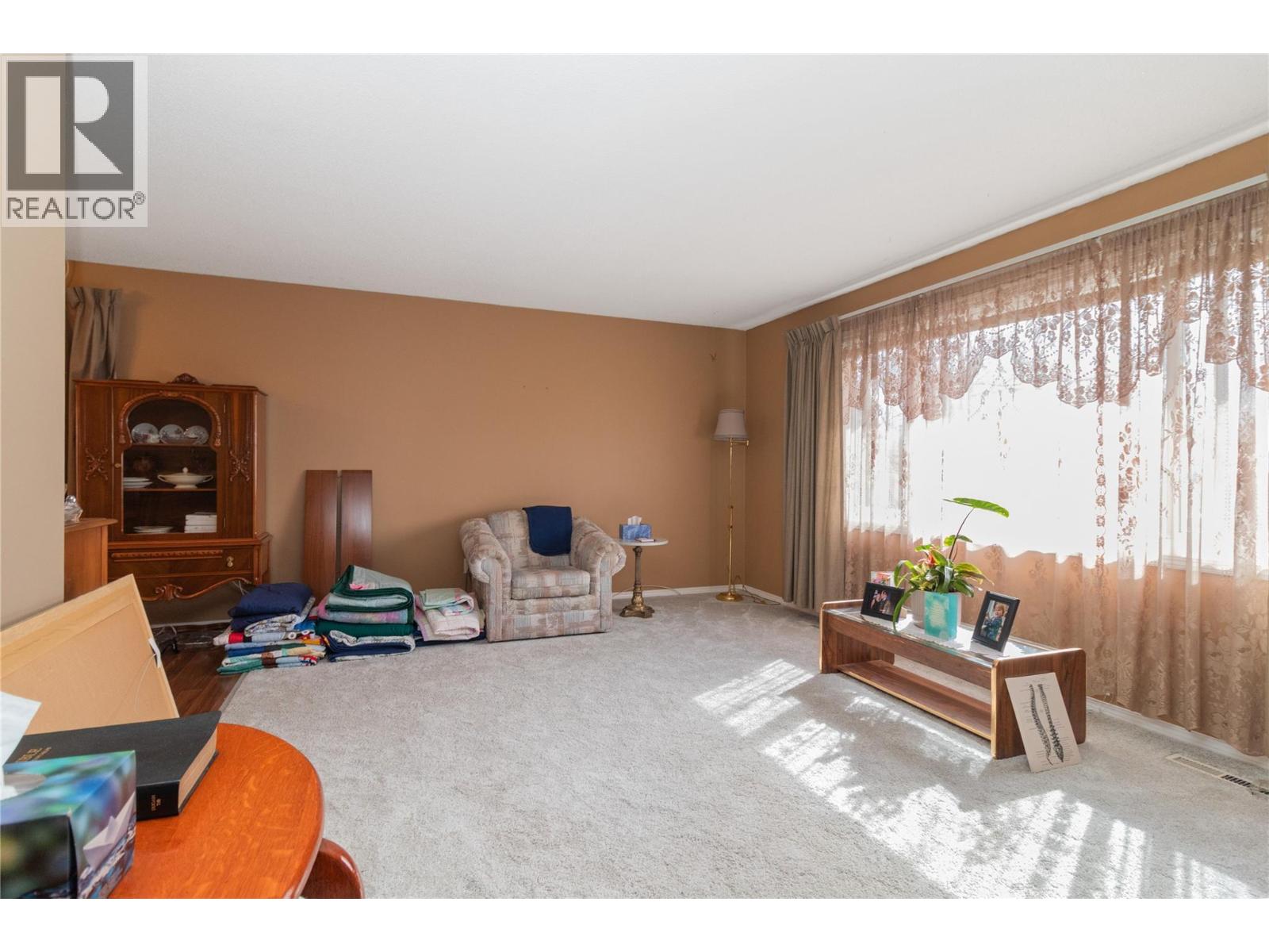 750 Falkirk Road, Kelowna