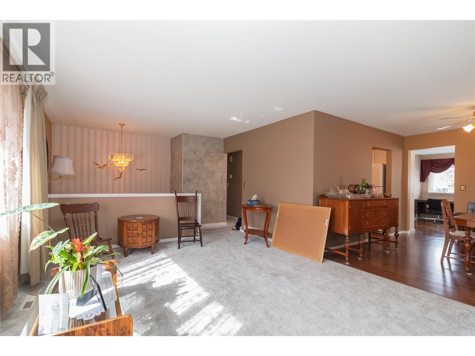 750 Falkirk Road, Kelowna